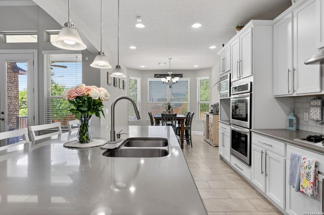 8915 Monument Parke, San Antonio, TX 78254