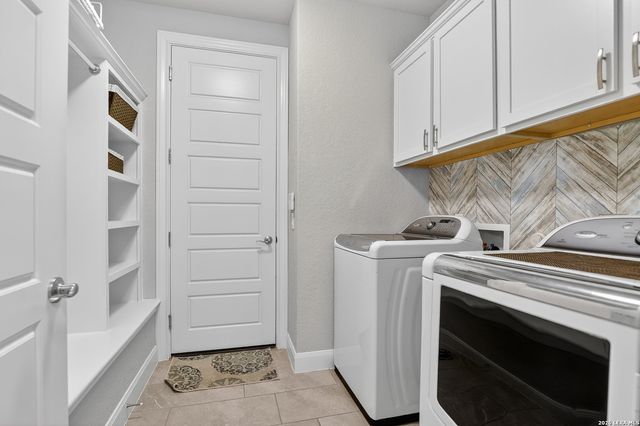 8915 Monument Parke, San Antonio, TX 78254