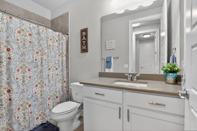 8915 Monument Parke, San Antonio, TX 78254