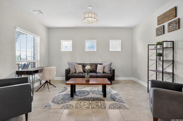 8915 Monument Parke, San Antonio, TX 78254