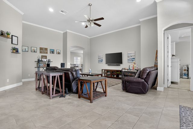8915 Monument Parke, San Antonio, TX 78254
