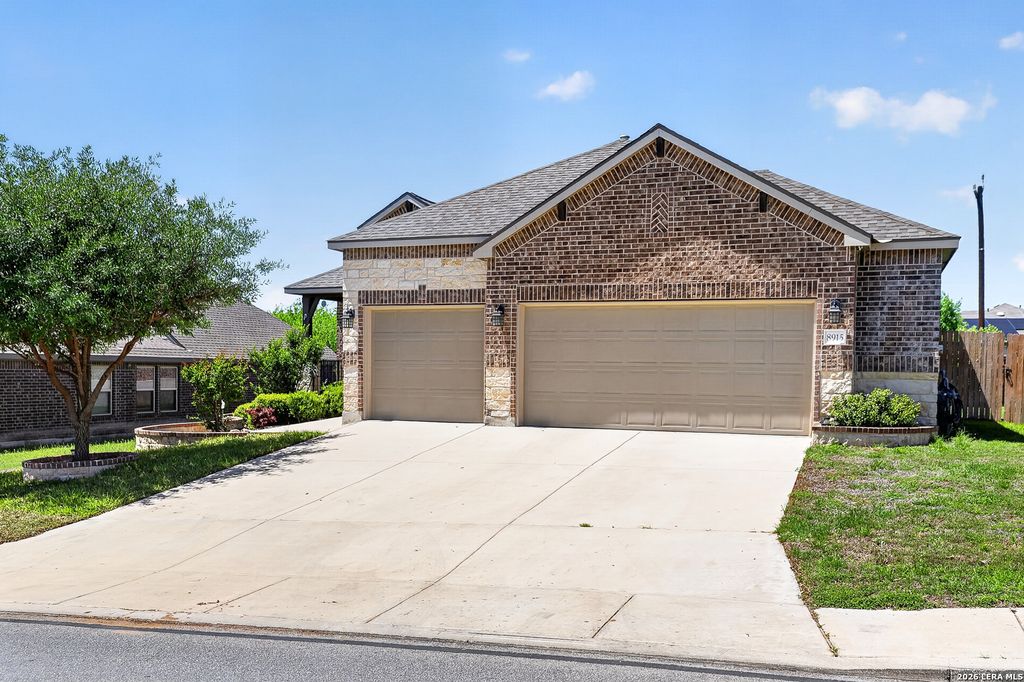8915 Monument Parke, San Antonio, TX 78254