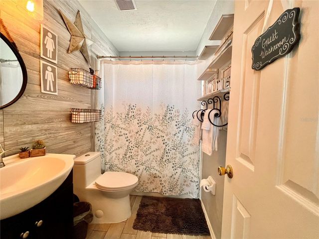 11607 NW 18TH PLACE, Gainesville, FL 32606
