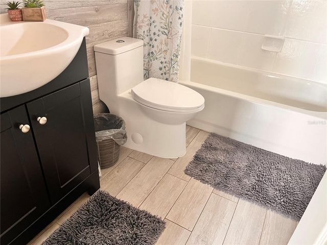 11607 NW 18TH PLACE, Gainesville, FL 32606
