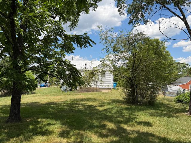 1213 Victory RD SE, Roanoke, VA 24014