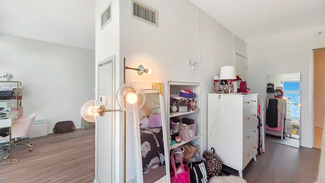 220 E Illinois Street 2402, Chicago, IL 60611