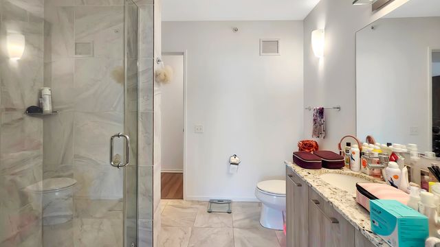 220 E Illinois Street 2402, Chicago, IL 60611