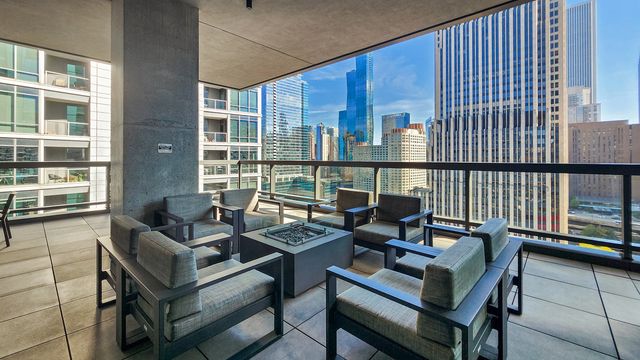 220 E Illinois Street 2402, Chicago, IL 60611