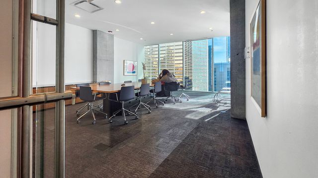 220 E Illinois Street 2402, Chicago, IL 60611