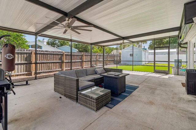 4009 MOUNTAIN SPRINGS LANE, Tampa, FL 33624