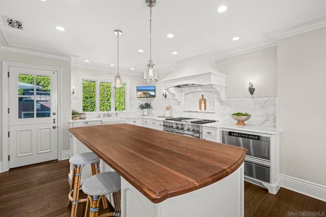 2045 W California St, San Diego, CA 92110