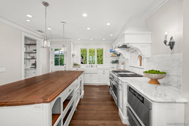 2045 W California St, San Diego, CA 92110