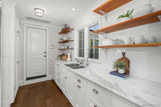 2045 W California St, San Diego, CA 92110