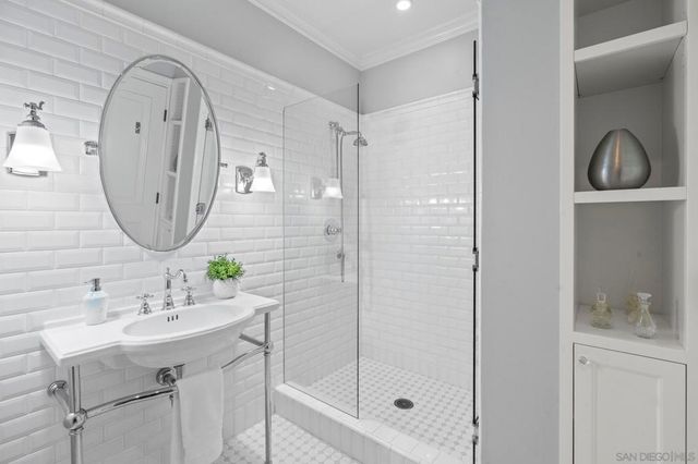 2045 W California St, San Diego, CA 92110