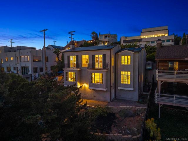 2045 W California St, San Diego, CA 92110