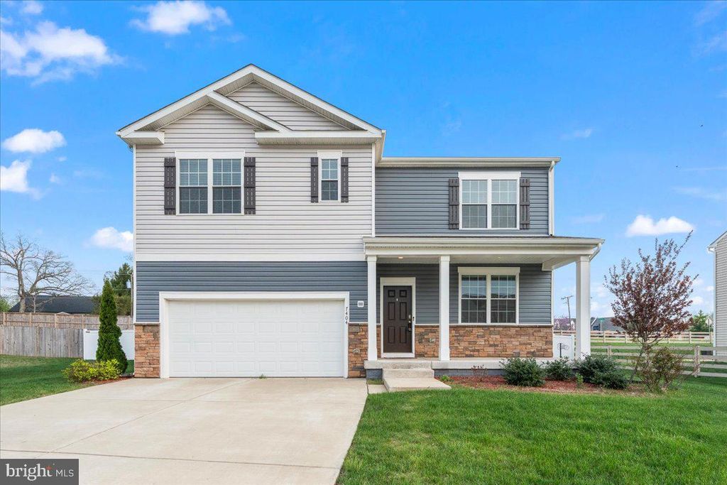 Image 2 of property listing at 7404 JAKE CT, Fredericksburg, VA 22407