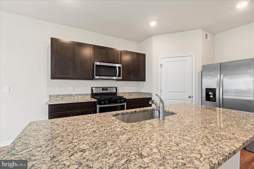 Image 19 of property listing at 7404 JAKE CT, Fredericksburg, VA 22407