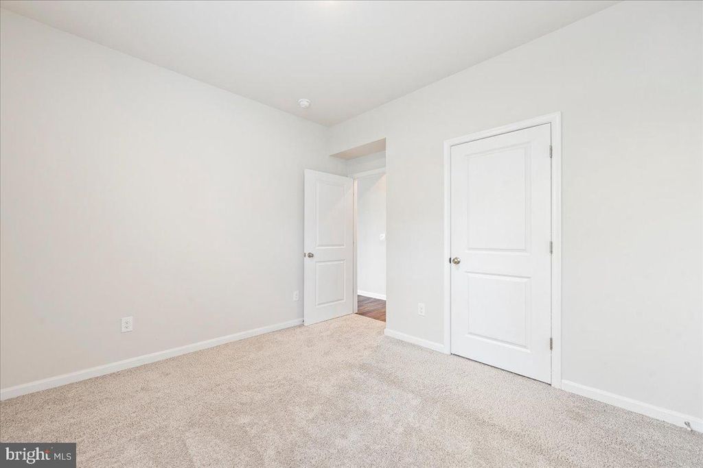 Image 27 of property listing at 7404 JAKE CT, Fredericksburg, VA 22407