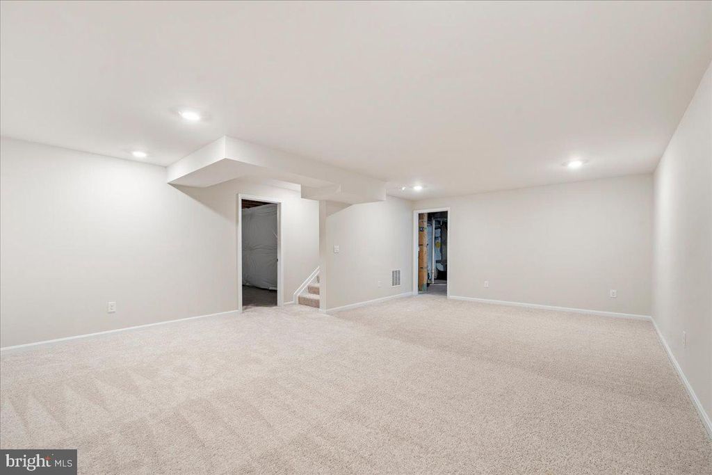 Image 30 of property listing at 7404 JAKE CT, Fredericksburg, VA 22407