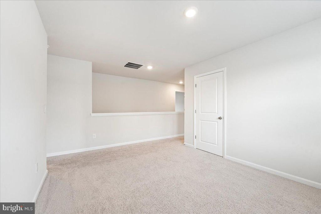 Image 46 of property listing at 7404 JAKE CT, Fredericksburg, VA 22407