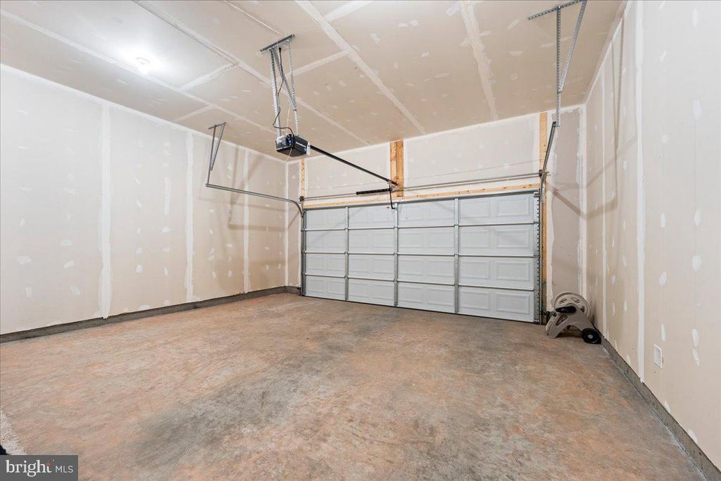 Image 53 of property listing at 7404 JAKE CT, Fredericksburg, VA 22407