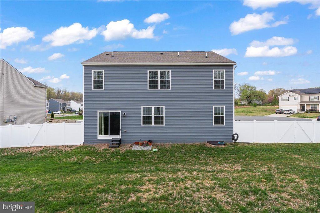 Image 8 of property listing at 7404 JAKE CT, Fredericksburg, VA 22407