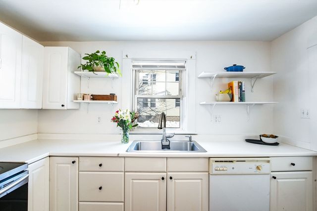 111 Fruit St, New Bedford, MA 02740