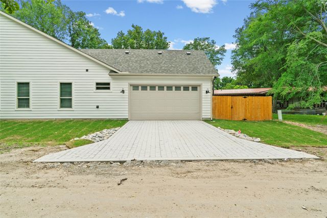 717 Hemlock Drive, West Tawakoni, TX 75474