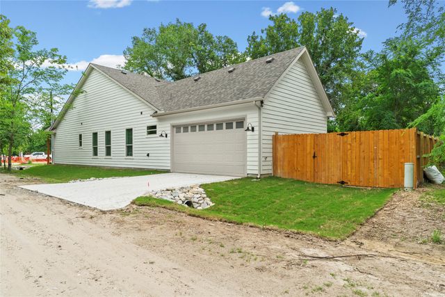 717 Hemlock Drive, West Tawakoni, TX 75474