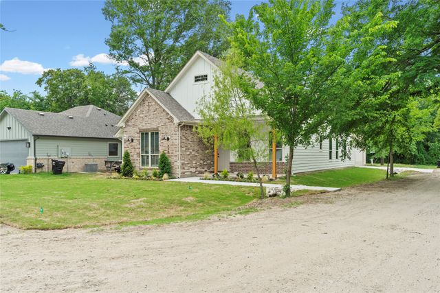 717 Hemlock Drive, West Tawakoni, TX 75474