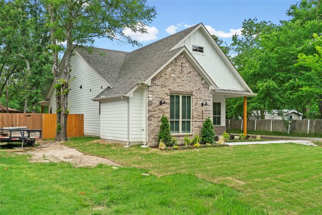 717 Hemlock Drive, West Tawakoni, TX 75474