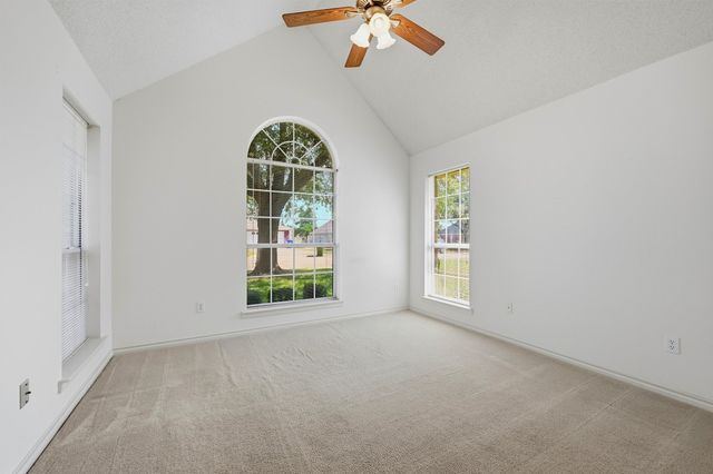 2416 Jolinda Lane, Whitesboro, TX 76273