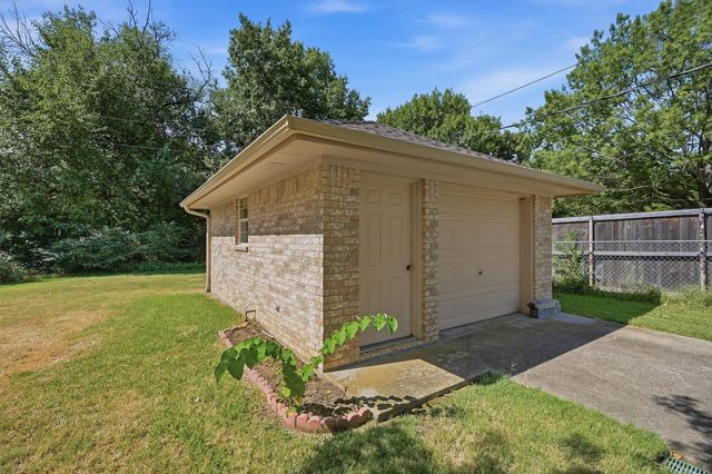 2416 Jolinda Lane, Whitesboro, TX 76273