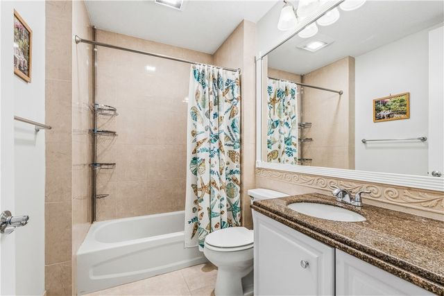 19 Harbour Isle Drive W 305, Hutchinson Island, FL 34949