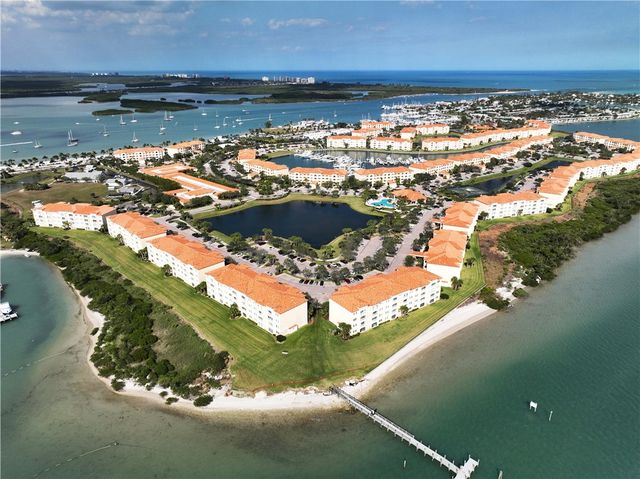 19 Harbour Isle Drive W 305, Hutchinson Island, FL 34949