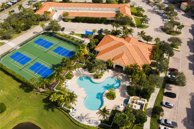 19 Harbour Isle Drive W 305, Hutchinson Island, FL 34949