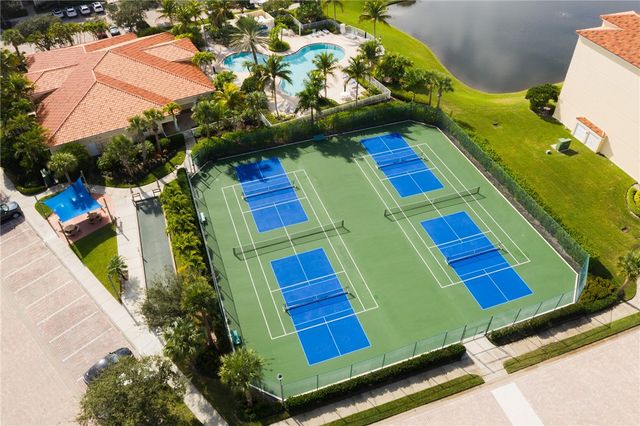 19 Harbour Isle Drive W 305, Hutchinson Island, FL 34949