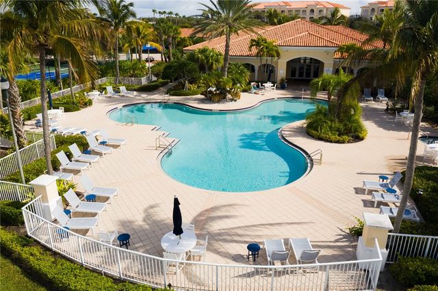 19 Harbour Isle Drive W 305, Hutchinson Island, FL 34949