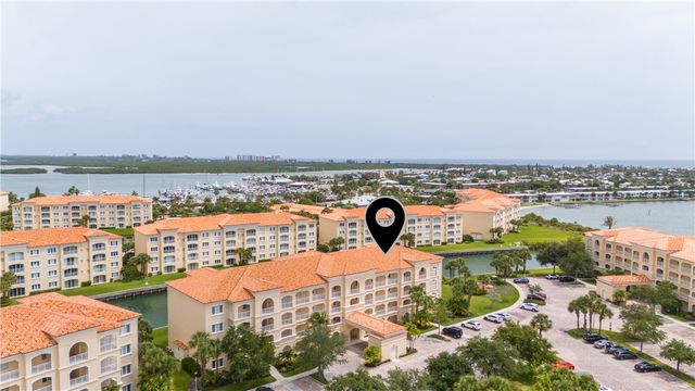 19 Harbour Isle Drive W 305, Hutchinson Island, FL 34949