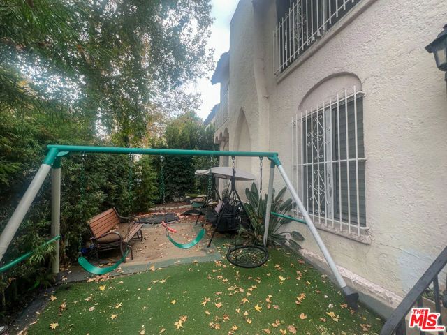 321 N Sycamore Avenue, Los Angeles, CA 90036