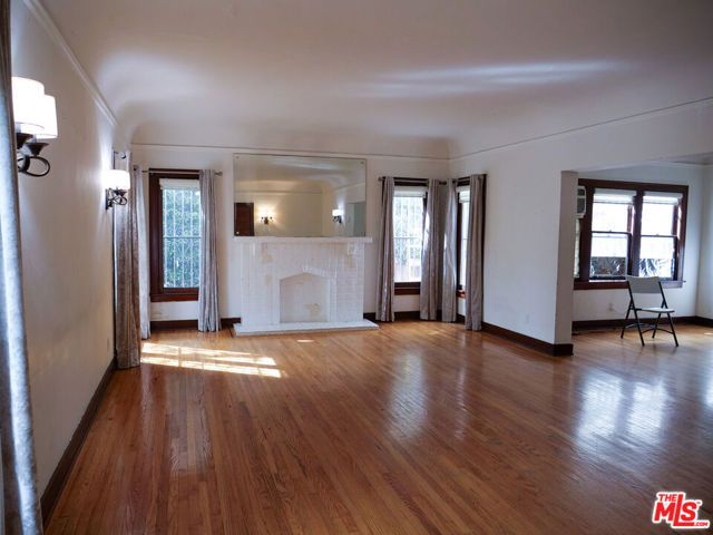 321 N Sycamore Avenue, Los Angeles, CA 90036