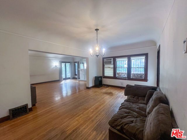 321 N Sycamore Avenue, Los Angeles, CA 90036