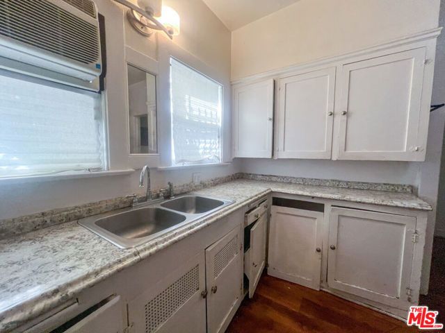 321 N Sycamore Avenue, Los Angeles, CA 90036