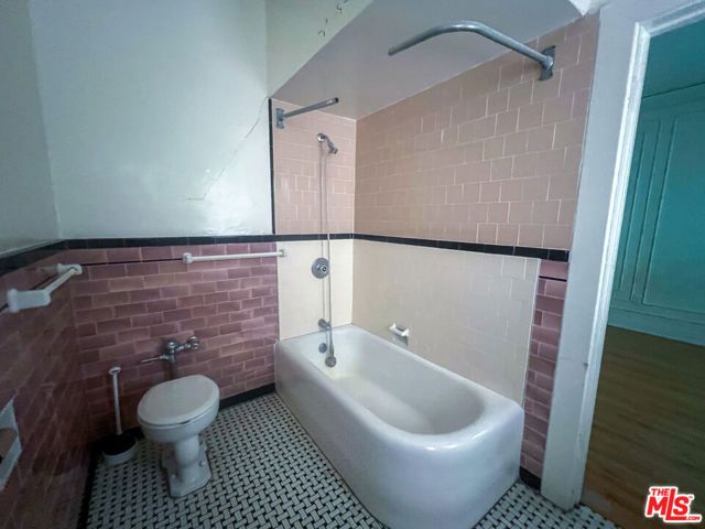321 N Sycamore Avenue, Los Angeles, CA 90036
