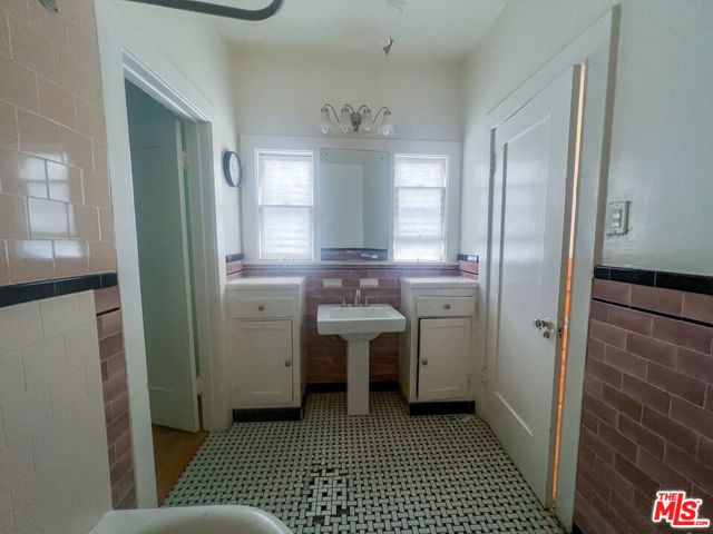 321 N Sycamore Avenue, Los Angeles, CA 90036