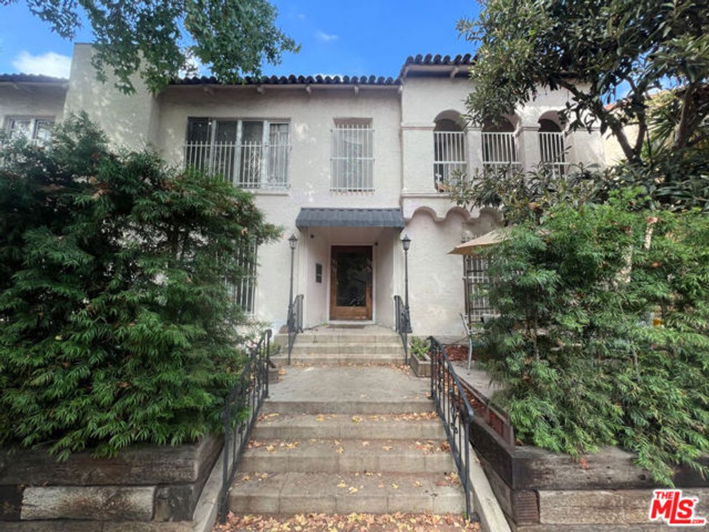 321 N Sycamore Avenue, Los Angeles, CA 90036