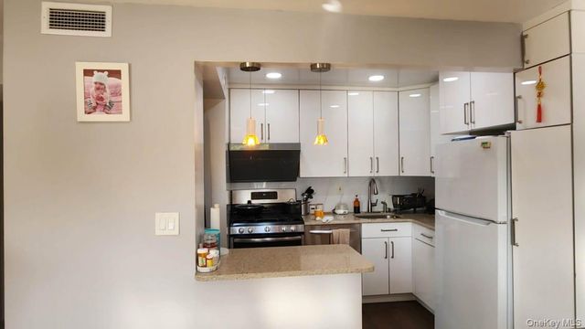 5-10 115th Street 2C, College Point, NY 11356