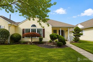176 Goldfinch Drive, Monroe, NJ 08831