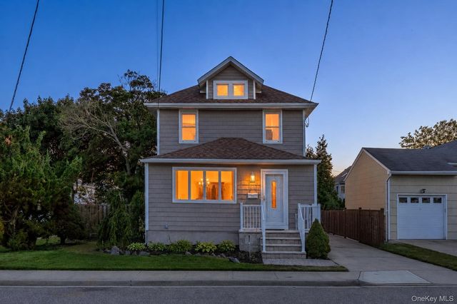 2500 Centre Avenue, Bellmore, NY 11710