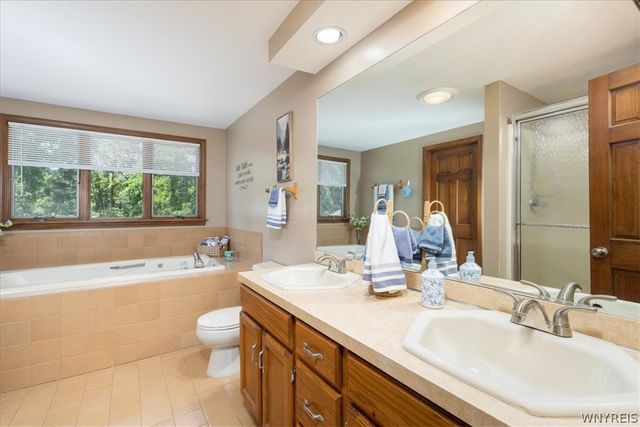 4990 Murphy Road, Orchard Park, NY 14127